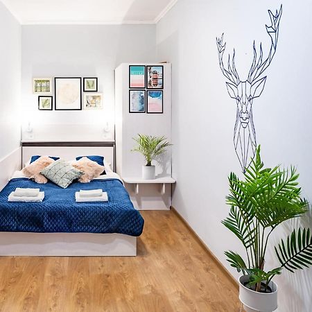 Rainbow Apartment Near Rynok Sq Lviv Dış mekan fotoğraf
