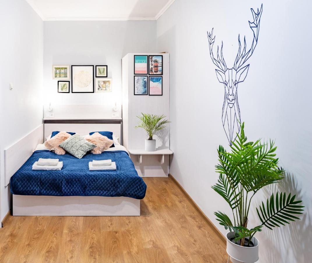 Rainbow Apartment Near Rynok Sq Lviv Dış mekan fotoğraf