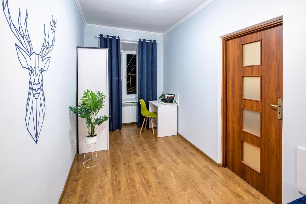 Rainbow Apartment Near Rynok Sq Lviv Dış mekan fotoğraf