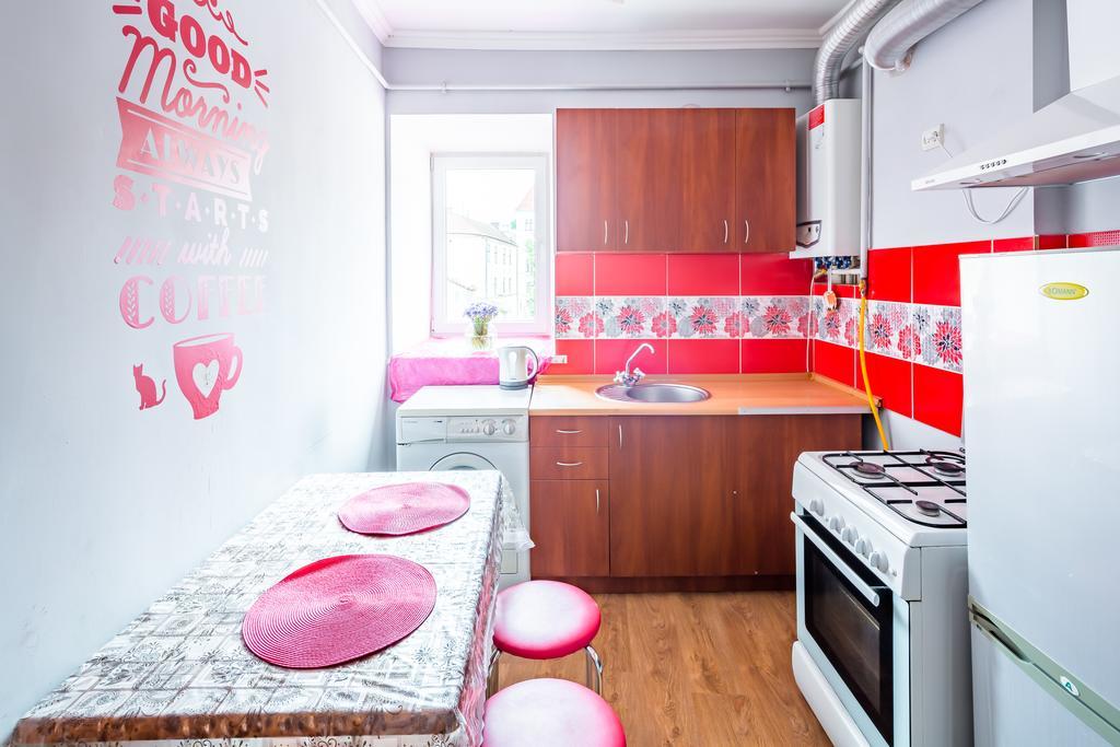 Rainbow Apartment Near Rynok Sq Lviv Dış mekan fotoğraf